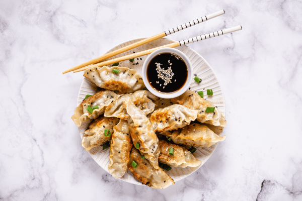 Przepis na pierożki gyoza z gotowego ciasta