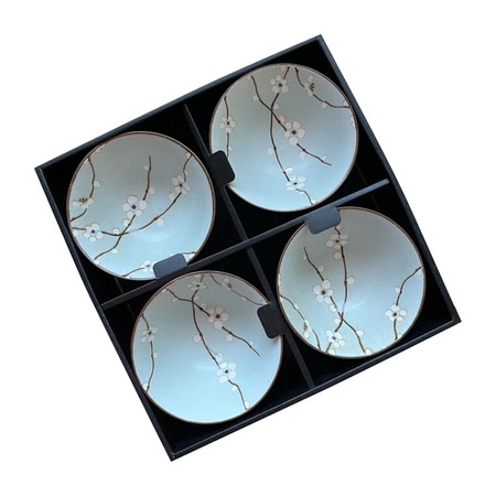 Zestaw 4 japońskich misek z motywem kwiatu