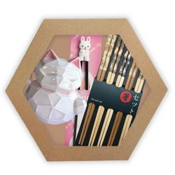 Zestaw z motywem maneki neko z pałeczkami i skarbonką dla dzieci + pudełko gratis!