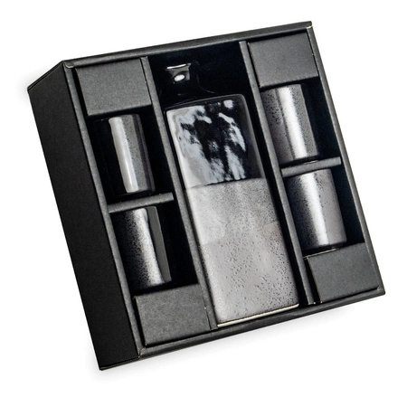 Zestaw do sake czarny (karafka+4 czarki)