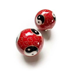 Chińskie kule w drewnianym pudełku yin yang